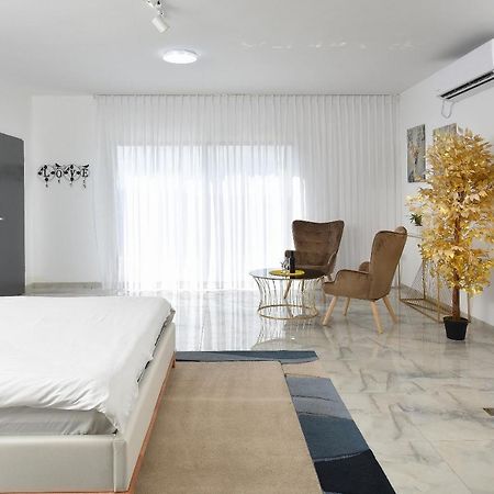 הסויטות של פולי Apartment Manot Bagian luar foto