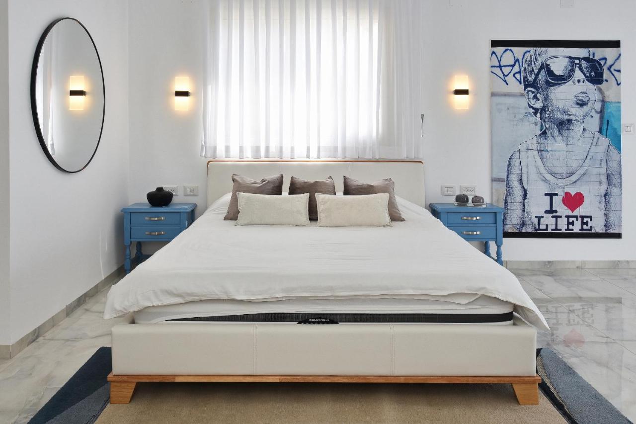הסויטות של פולי Apartment Manot Bagian luar foto
