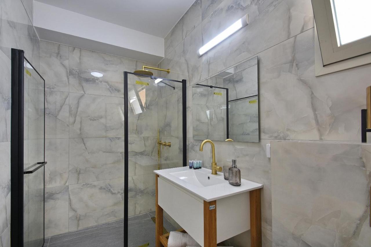 הסויטות של פולי Apartment Manot Bagian luar foto