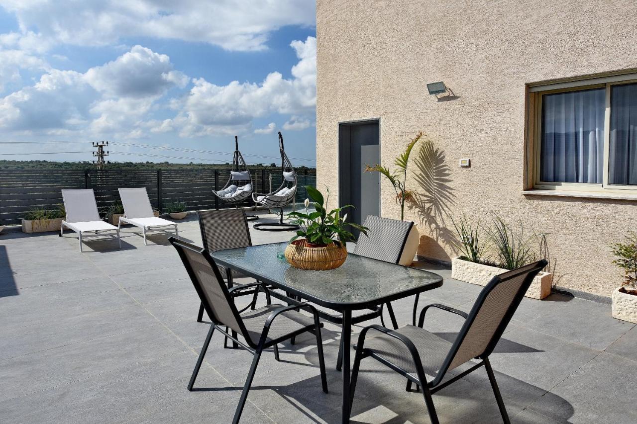 הסויטות של פולי Apartment Manot Bagian luar foto